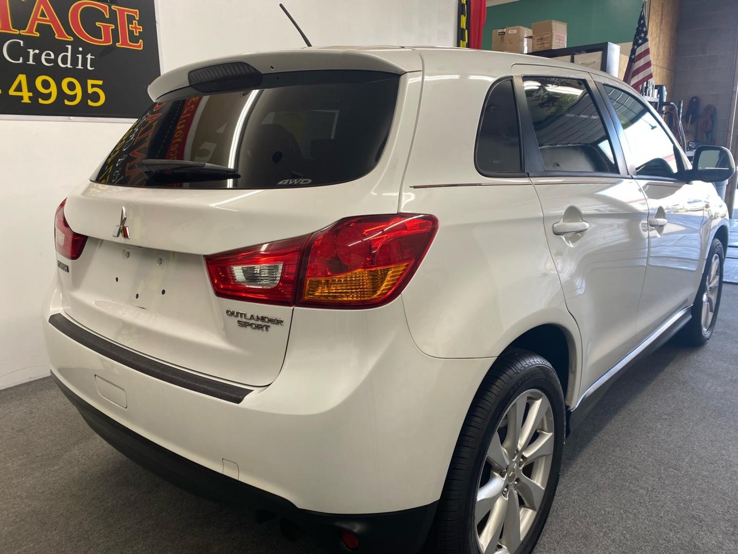 2015 WHITE /Gray Mitsubishi Outlander Sport (4A4AR3AUXFE) , located at 533 S West End Blvd., Quakertown, PA, 18951, (877) 257-4995, 40.343994, -75.303604 - Photo#3